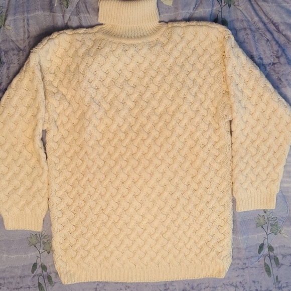 100% Wool Cable Knit Turtleneck Sweater - Picture 1 of 3